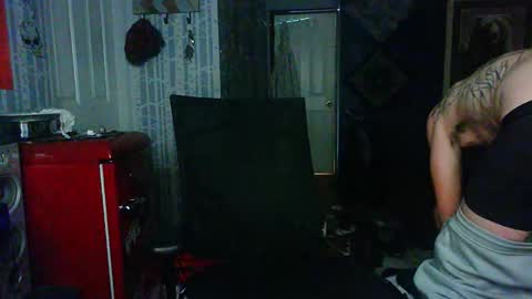 Snapshot of oh_you_know69 chatting on 10/30/25, 02:18 who dares toss me some tips lets have fun online show from 10/30/25, 02:18