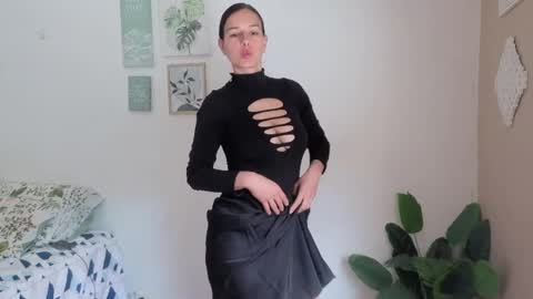 ohanna_ online show from 04/24/26, 06:10