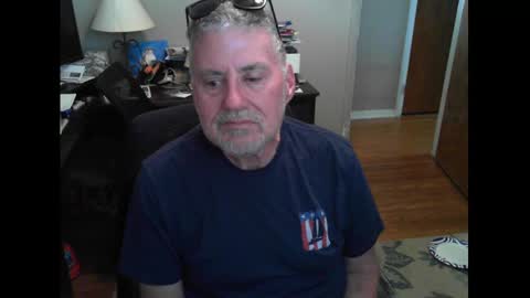 Snapshot of ohfukitsbob chatting on 10/14/25, 02:18 ohfukitsbob online show from 10/14/25, 02:18