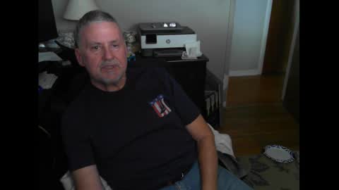 Snapshot of ohfukitsbob chatting on 10/24/25, 04:25 ohfukitsbob online show from 10/24/25, 04:25