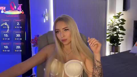 Emma online show from 10/20/25, 01:17