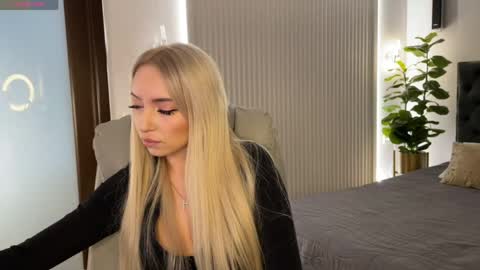 Emma online show from 04/15/26, 01:12