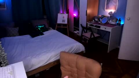 Snapshot of ohmymiami_ chatting on 12/12/24, 12:48 Light  online show from 12/12/24, 12:48