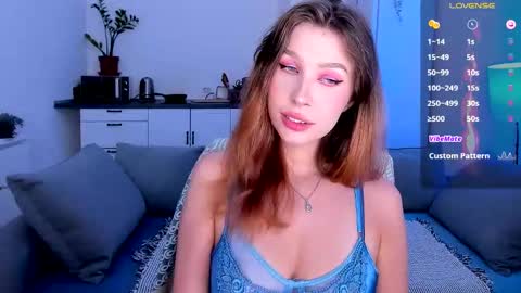 Snapshot of ohmymiami_ chatting on 09/17/25, 10:11 Light  online show from 09/17/25, 10:11