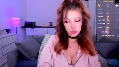 Snapshot of ohmymiami_ chatting on 09/20/25, 06:20 Light  online show from 09/20/25, 06:20
