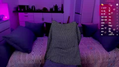 Snapshot of ohmymiami_ chatting on 11/14/25, 11:13 Light online show from 11/14/25, 11:13