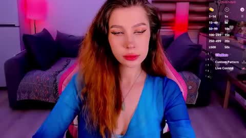 Snapshot of ohmymiami_ chatting on 12/02/25, 09:21 Light online show from 12/02/25, 09:21