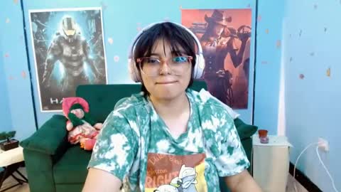 Snapshot of ohmysqueak chatting on 05/10/26, 01:49 ohmysqueak online show from 05/10/26, 01:49
