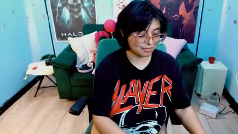 Snapshot of ohmysqueak chatting on 05/11/26, 01:55 ohmysqueak online show from 05/11/26, 01:55