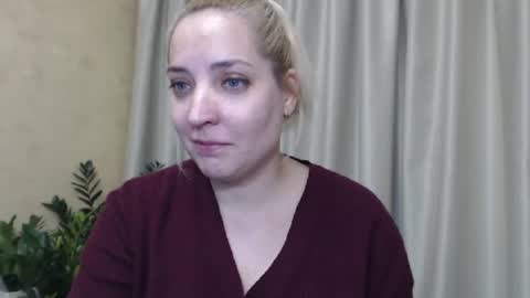 Snapshot of ohsweetiren chatting on 12/13/24, 05:32 Iren online show from 12/13/24, 05:32