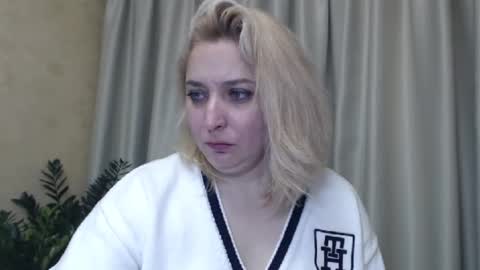 Snapshot of ohsweetiren chatting on 12/15/24, 09:03 Iren online show from 12/15/24, 09:03