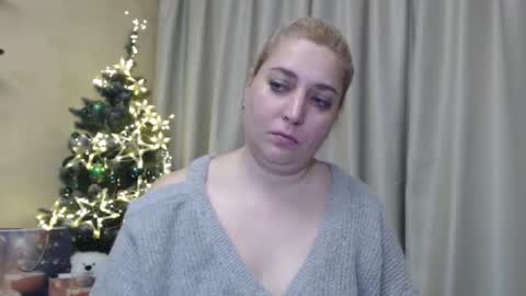 Snapshot of ohsweetiren chatting on 12/24/24, 10:01 Iren online show from 12/24/24, 10:01