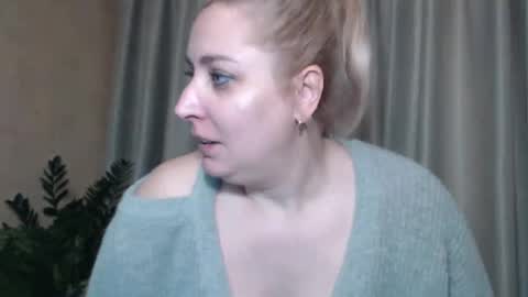 Snapshot of ohsweetiren chatting on 01/11/25, 10:08 Iren online show from 01/11/25, 10:08