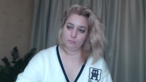 Snapshot of ohsweetiren chatting on 01/12/25, 10:12 Iren online show from 01/12/25, 10:12