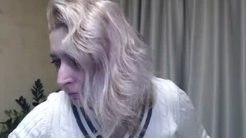 Snapshot of ohsweetiren chatting on 01/18/25, 07:07 Iren online show from 01/18/25, 07:07