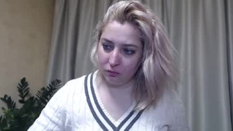 Snapshot of ohsweetiren chatting on 02/14/25, 07:07 Iren online show from 02/14/25, 07:07