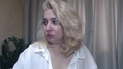 Snapshot of ohsweetiren chatting on 09/27/25, 06:51 Iren online show from 09/27/25, 06:51