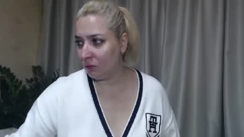 Snapshot of ohsweetiren chatting on 10/03/25, 07:16 Iren online show from 10/03/25, 07:16