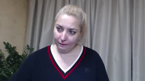 Snapshot of ohsweetiren chatting on 11/19/25, 08:58 Iren online show from 11/19/25, 08:58