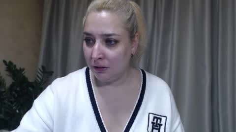 Snapshot of ohsweetiren chatting on 11/22/25, 08:46 Iren online show from 11/22/25, 08:46