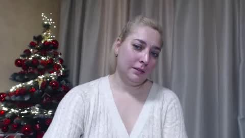 Snapshot of ohsweetiren chatting on 12/19/25, 07:15 Iren online show from 12/19/25, 07:15