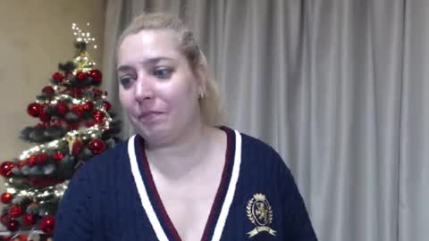 Snapshot of ohsweetiren chatting on 12/20/25, 06:20 Iren online show from 12/20/25, 06:20