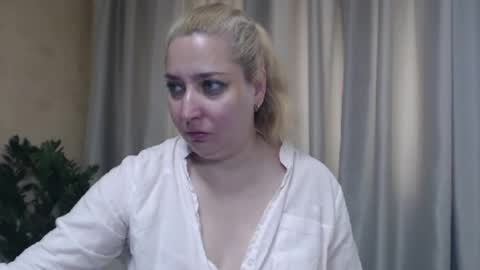 Snapshot of ohsweetiren chatting on 06/17/26, 06:16 Iren online show from 06/17/26, 06:16