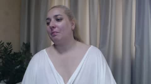 Snapshot of ohsweetiren chatting on 06/24/26, 05:50 Iren online show from 06/24/26, 05:50