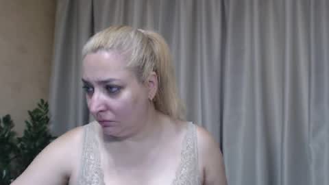 Snapshot of ohsweetiren chatting on 07/08/26, 05:34 Iren online show from 07/08/26, 05:34