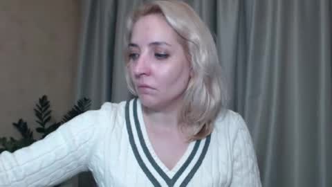 Mari online show from 01/11/25, 06:44