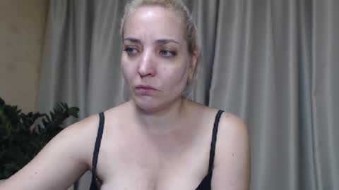 Mari online show from 09/10/25, 03:01