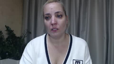 Mari online show from 10/07/25, 10:01