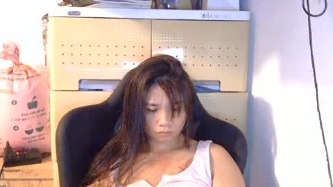 Snapshot of oinjer09 chatting on 06/18/26, 02:12 oinjer09 online show from 06/18/26, 02:12