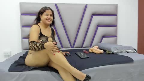 Olaia  online show from 09/22/25, 12:07