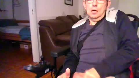 Snapshot of olbert167 chatting on 01/14/26, 07:58 olbert167 online show from 01/14/26, 07:58