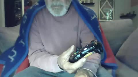 Snapshot of old_bald63 chatting on 10/25/25, 11:29 old_bald63 online show from 10/25/25, 11:29