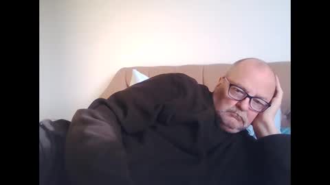 Snapshot of old_fkr chatting on 12/15/24, 01:32 old_fkr online show from 12/15/24, 01:32