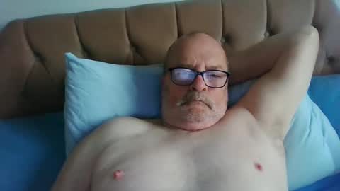 Snapshot of old_fkr chatting on 12/17/24, 09:50 old_fkr online show from 12/17/24, 09:50