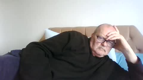 Snapshot of old_fkr chatting on 12/20/24, 09:43 old_fkr online show from 12/20/24, 09:43