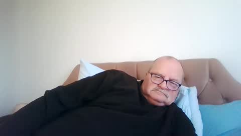 Snapshot of old_fkr chatting on 12/21/24, 11:22 old_fkr online show from 12/21/24, 11:22