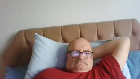 Snapshot of old_fkr chatting on 12/23/24, 10:32 old_fkr online show from 12/23/24, 10:32