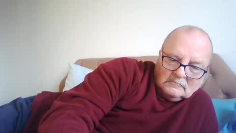 Snapshot of old_fkr chatting on 12/24/24, 12:00 old_fkr online show from 12/24/24, 12:00