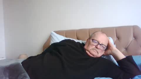 Snapshot of old_fkr chatting on 01/05/25, 02:08 old_fkr online show from 01/05/25, 02:08