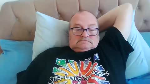 Snapshot of old_fkr chatting on 01/08/25, 10:37 old_fkr online show from 01/08/25, 10:37