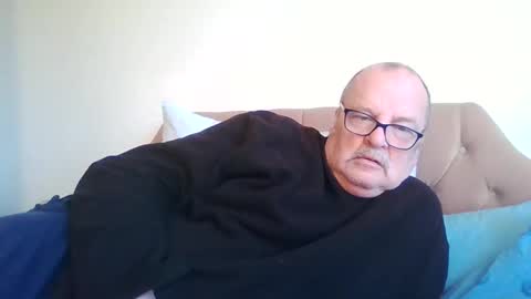 Snapshot of old_fkr chatting on 01/10/25, 09:02 old_fkr online show from 01/10/25, 09:02