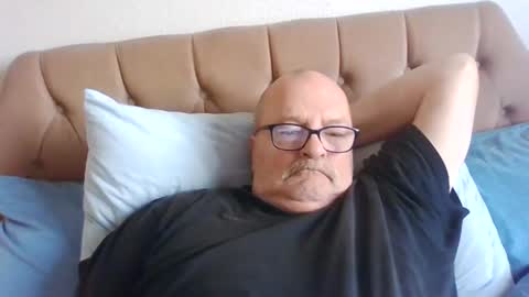 Snapshot of old_fkr chatting on 01/17/25, 09:39 old_fkr online show from 01/17/25, 09:39