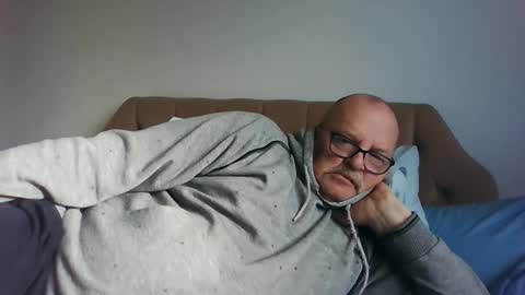 Snapshot of old_fkr chatting on 01/29/25, 02:00 old_fkr online show from 01/29/25, 02:00