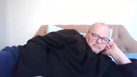 Snapshot of old_fkr chatting on 02/02/25, 10:24 old_fkr online show from 02/02/25, 10:24