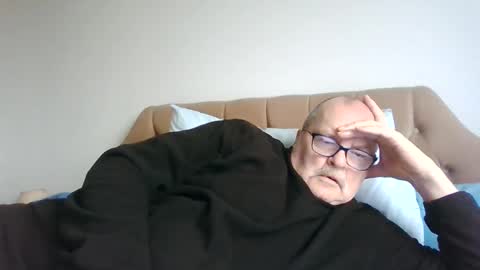 Snapshot of old_fkr chatting on 02/10/25, 09:14 old_fkr online show from 02/10/25, 09:14