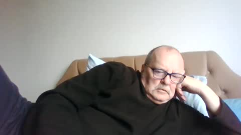 Snapshot of old_fkr chatting on 02/12/25, 10:24 old_fkr online show from 02/12/25, 10:24